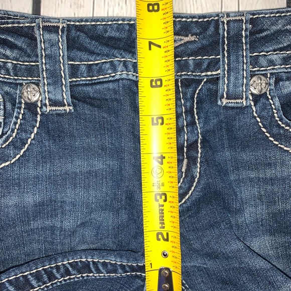 Miss Me Women's Signature Straight Studded Flap - Picture 9 of 10